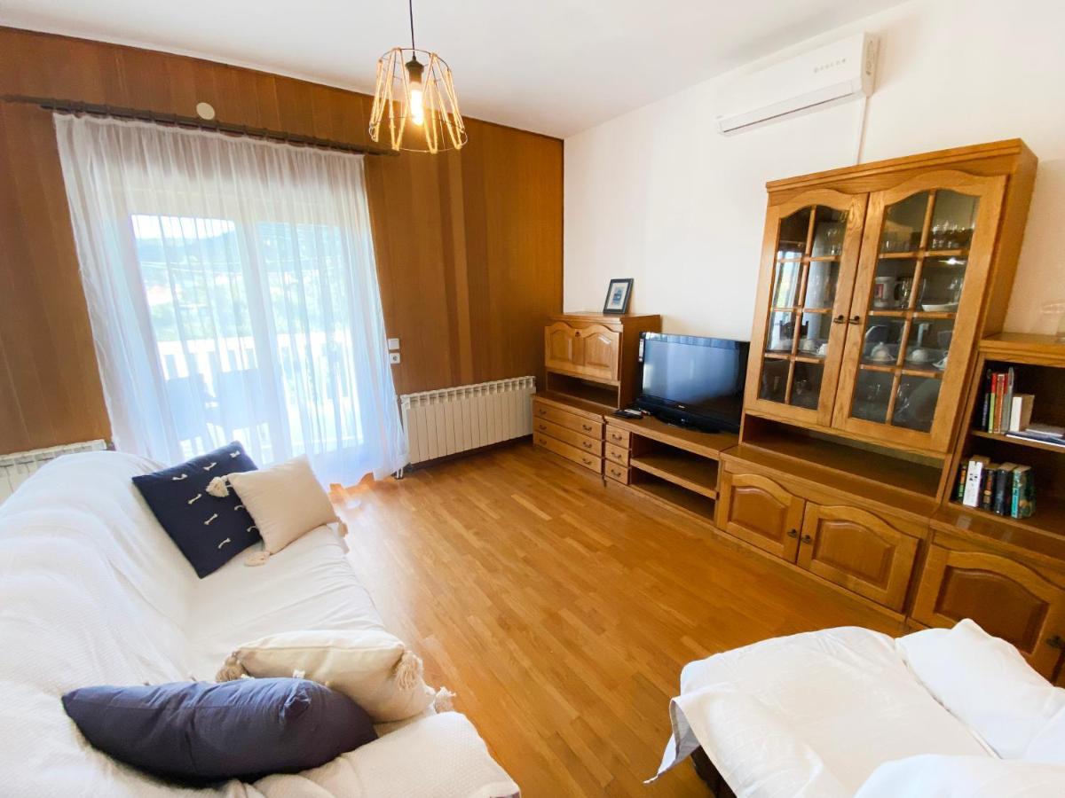 Apartment Arka Vinisce Exterior photo