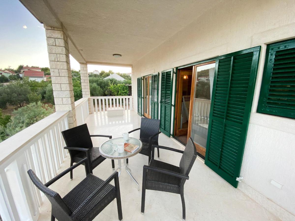 Apartment Arka Vinisce Exterior photo