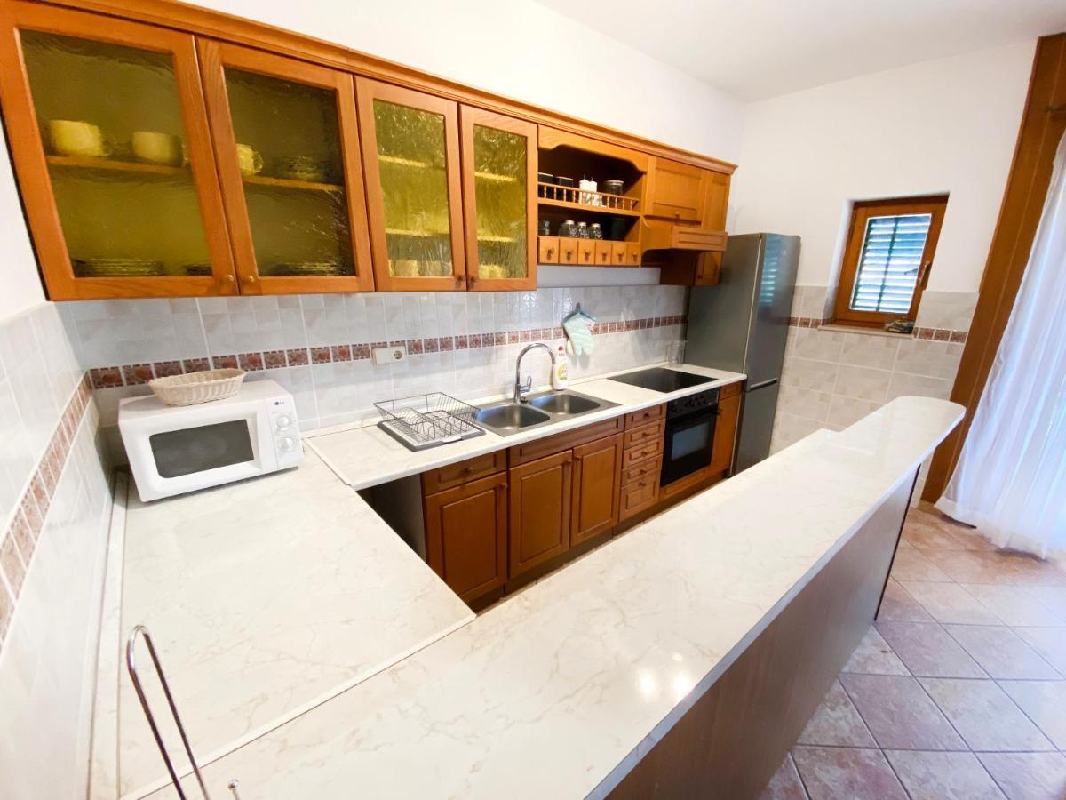 Apartment Arka Vinisce Exterior photo