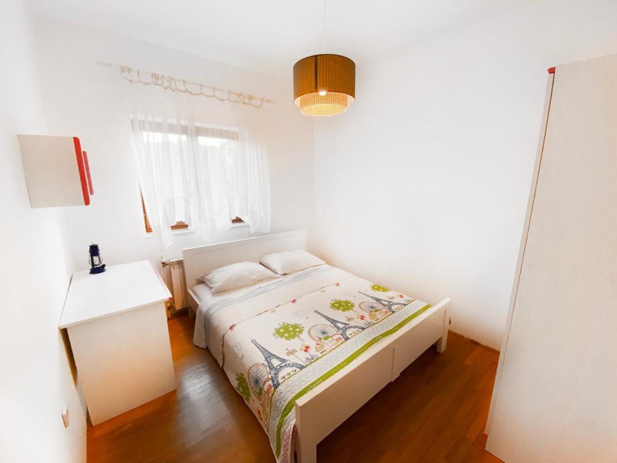 Apartment Arka Vinisce Exterior photo