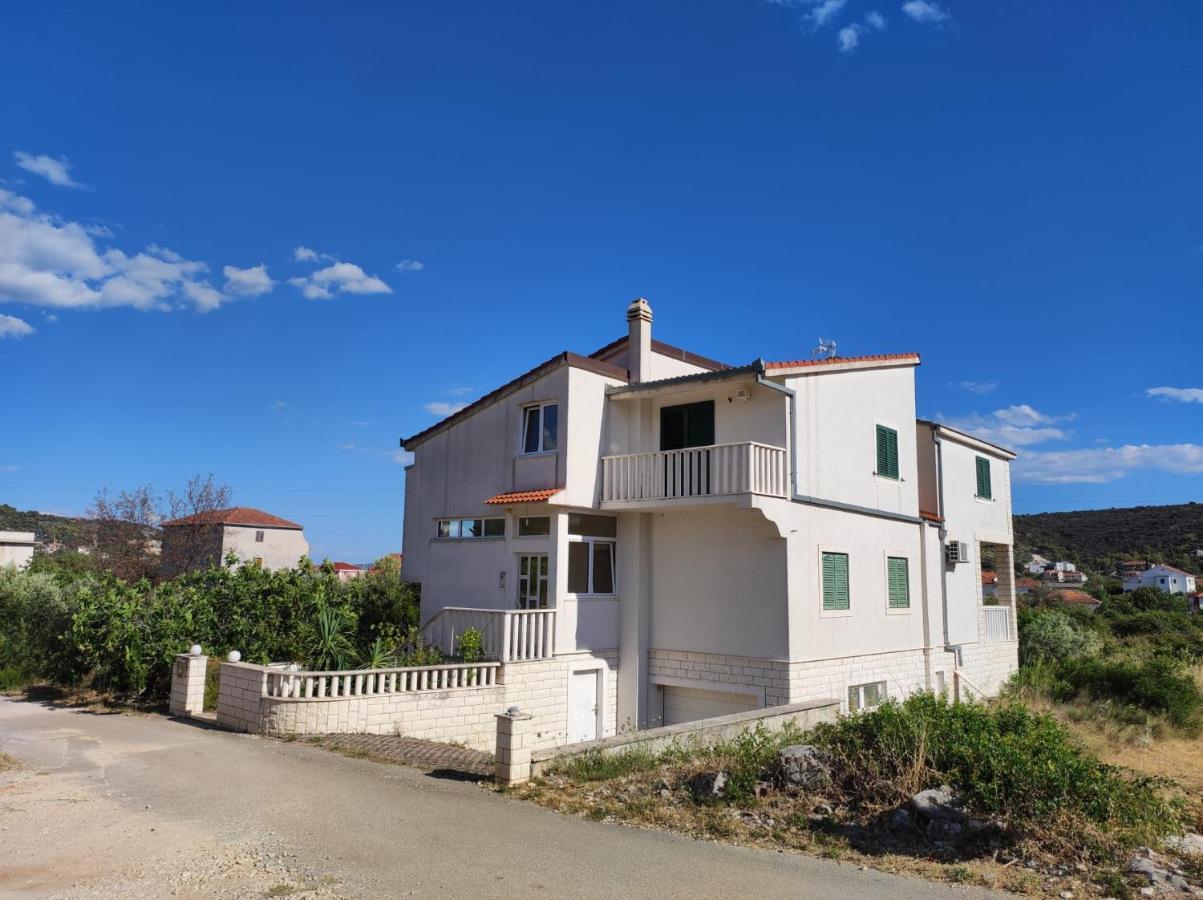 Apartment Arka Vinisce Exterior photo