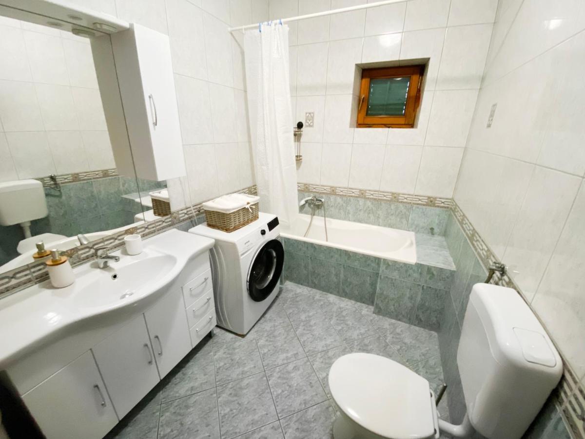 Apartment Arka Vinisce Exterior photo