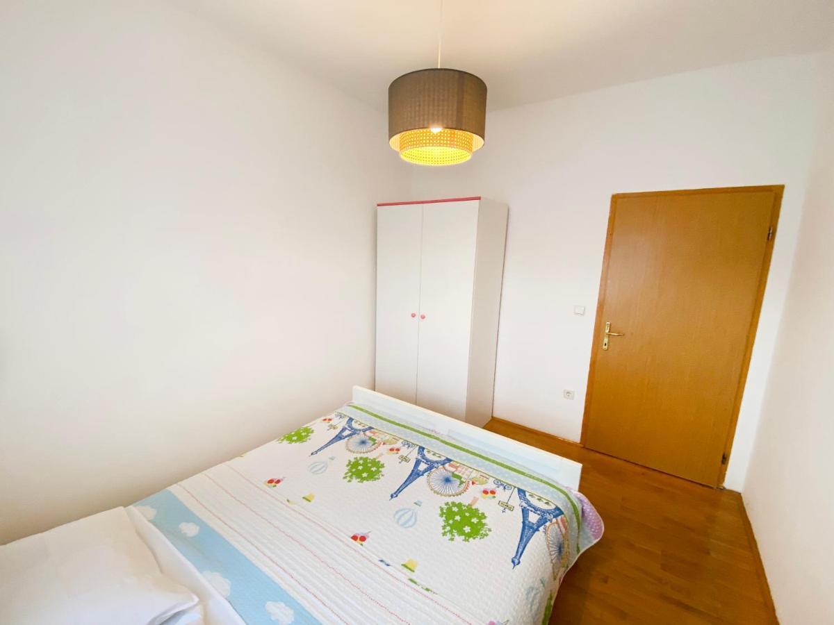 Apartment Arka Vinisce Exterior photo