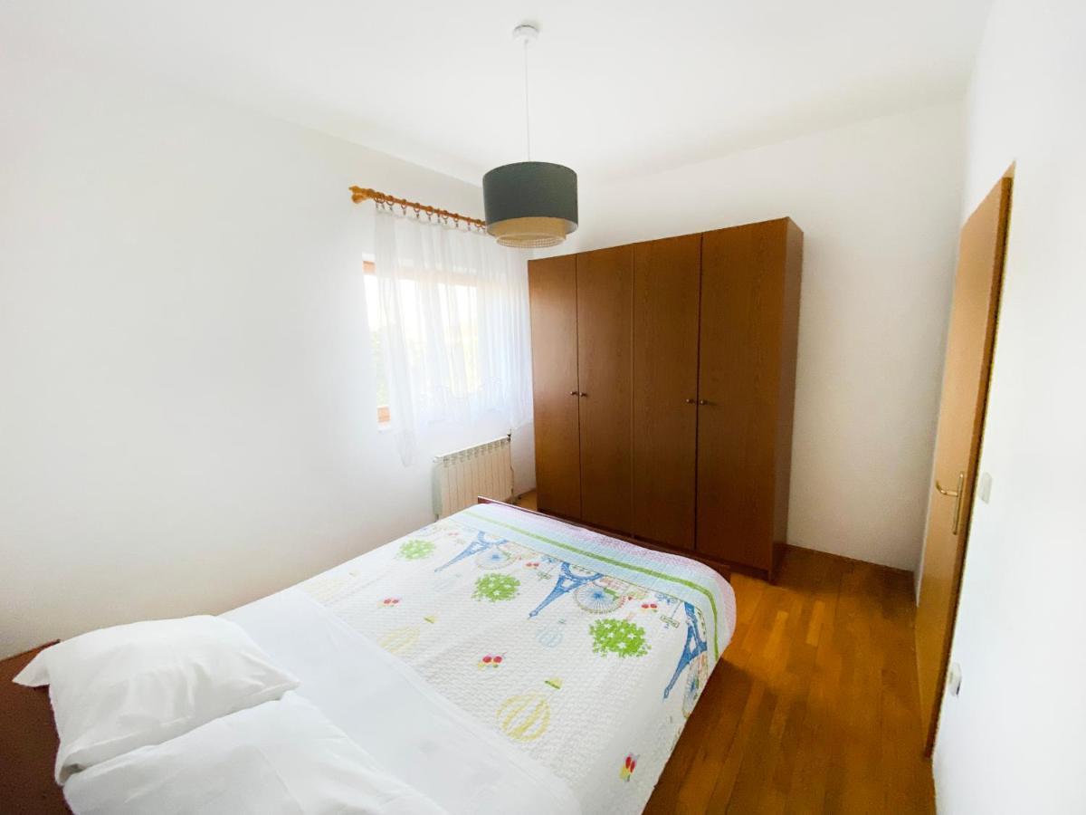 Apartment Arka Vinisce Exterior photo